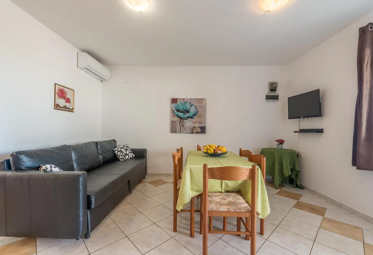 Kaktus Apartment 维尔