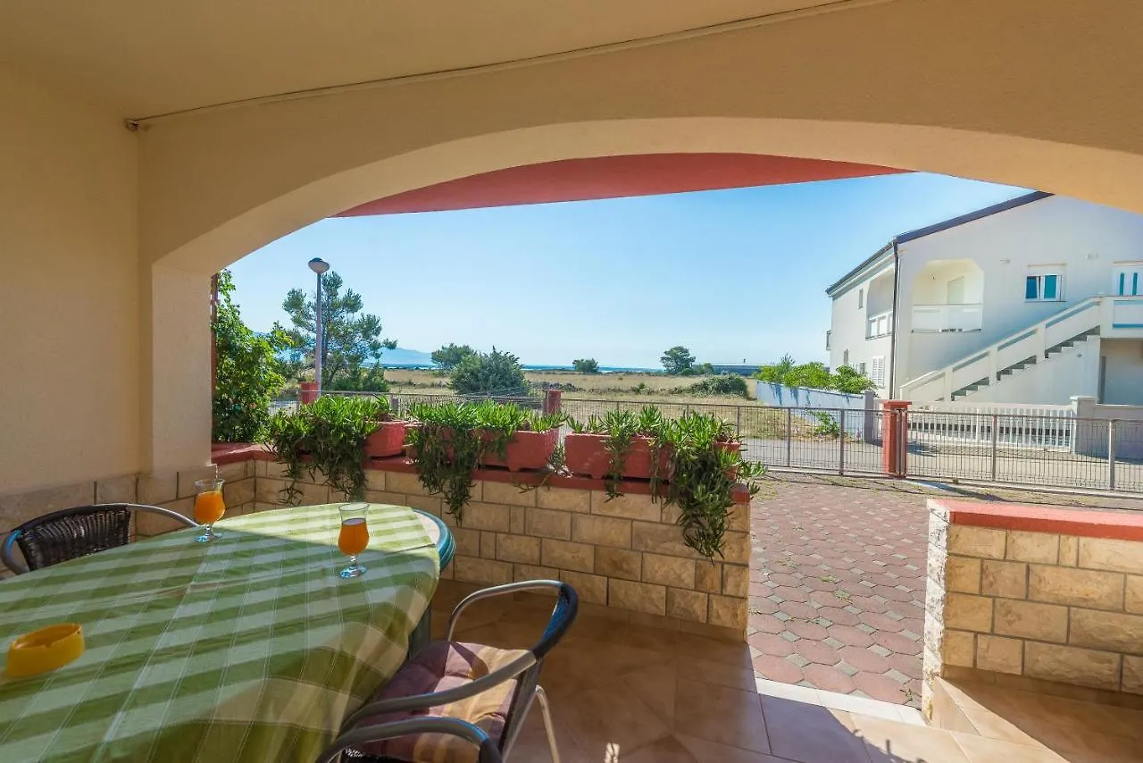 Kaktus Apartment Vir Hırvatistan