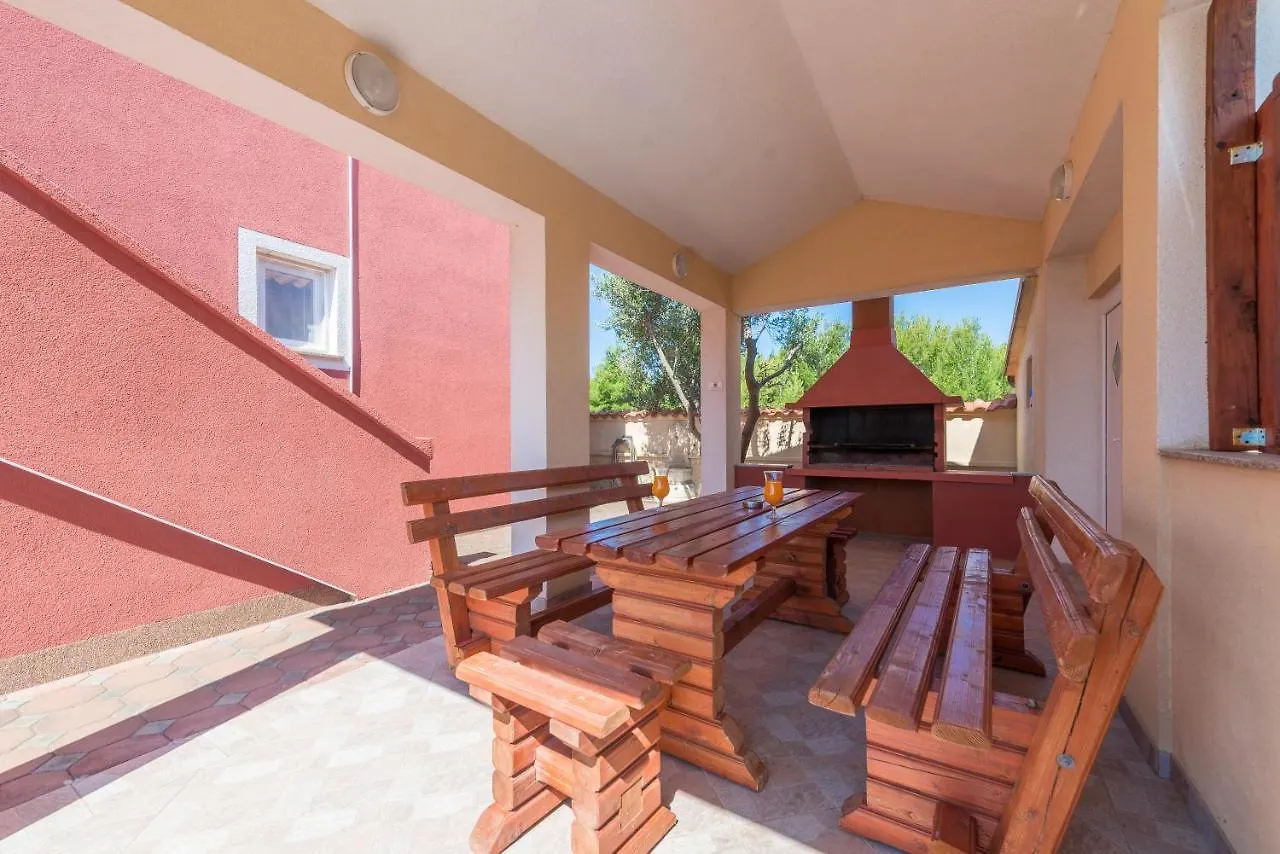 Kaktus Apartment Vir Hırvatistan