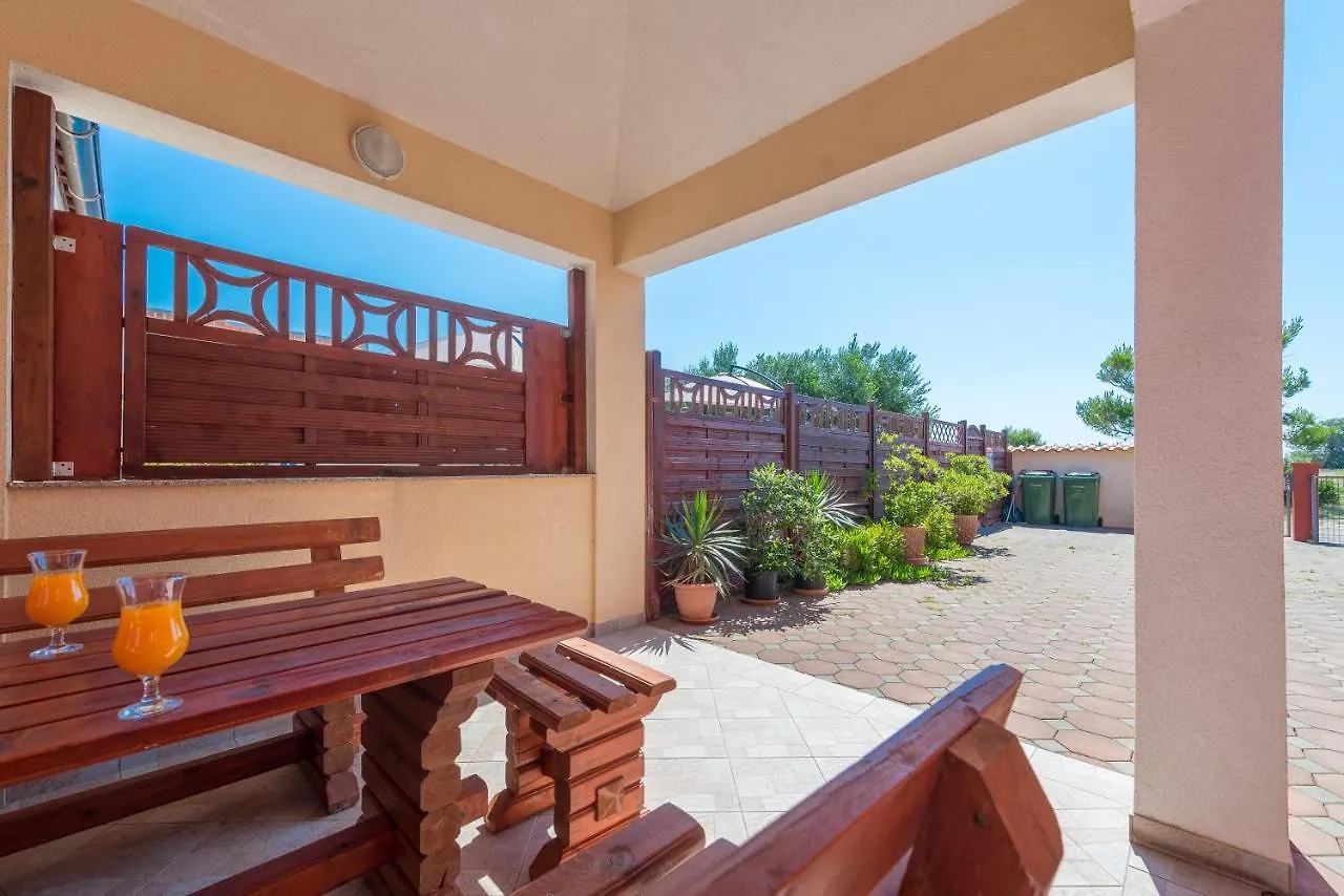Kaktus Apartment Vir